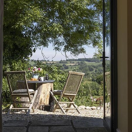 Meadow Barn Villa แอ็กซ์มินสเตอร์ ภายนอก รูปภาพ